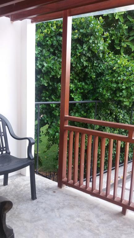 Majestic Apartments Nawala Екстериор снимка