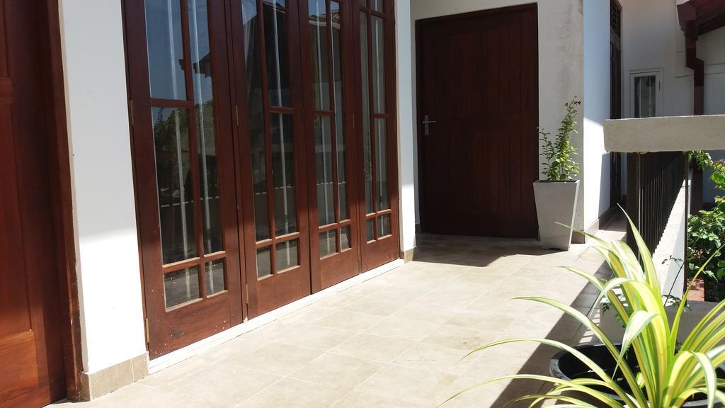 Majestic Apartments Nawala Екстериор снимка