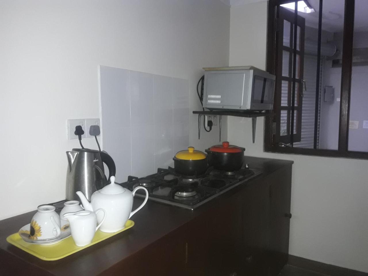 Majestic Apartments Nawala Екстериор снимка