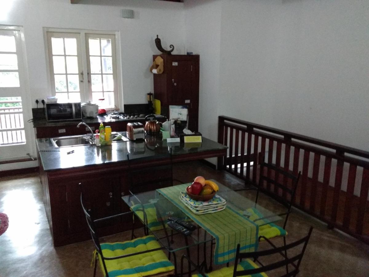 Majestic Apartments Nawala Екстериор снимка